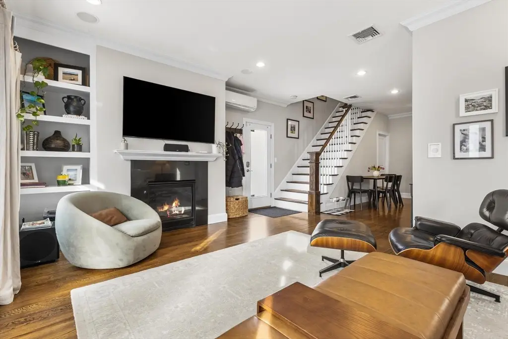 7 Burgoyne St #1, Boston, MA 02124 - #1