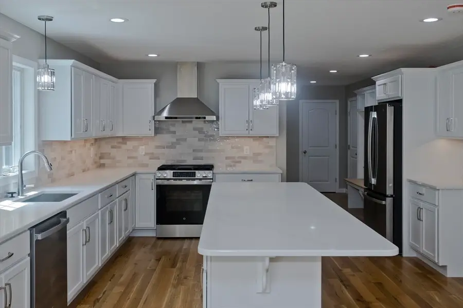 102 Swan, Ludlow, MA 01056 - Image #3