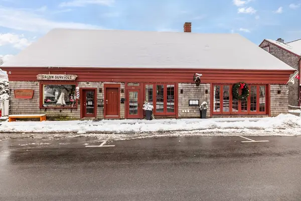 26 Central Street, Manchester, MA 01944