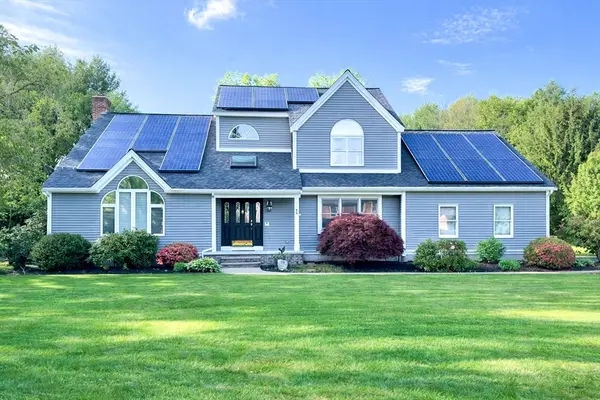 79 Country Club Dr, Northbridge, MA 01588