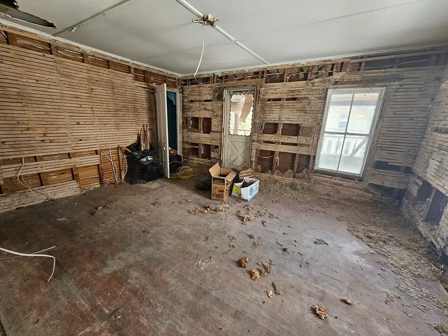 27 Hall St, North Adams, MA 01247 - Image #3