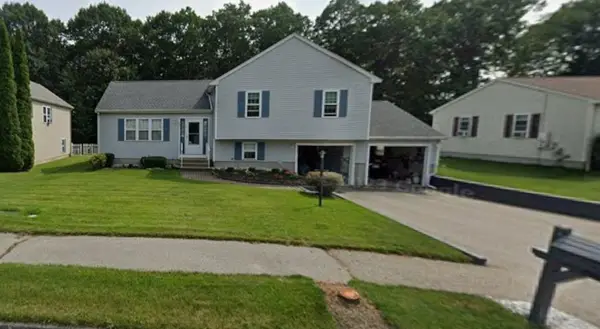 69 Santoro Rd, Worcester, MA 01606