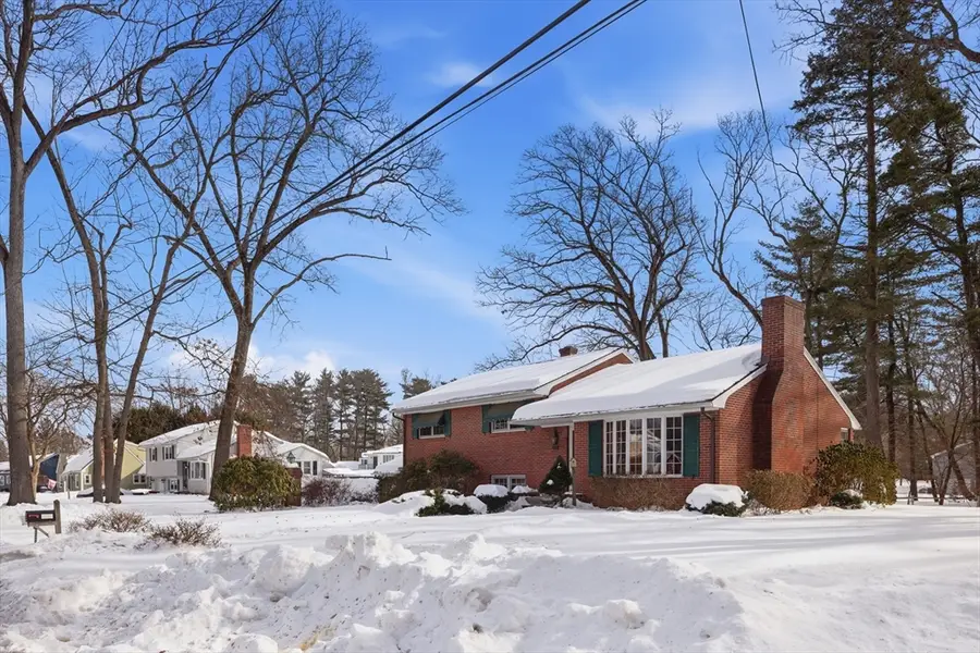 105 Edgewater Rd, Agawam, MA 01001 - Image #3