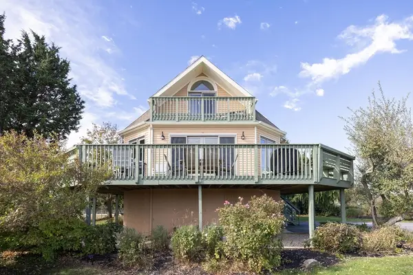 7 Elgin, Warwick, RI 02889