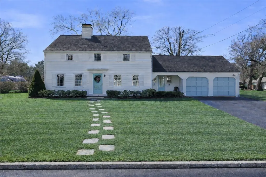 2 Canterbury Rd, Winchester, MA 01890 - #1