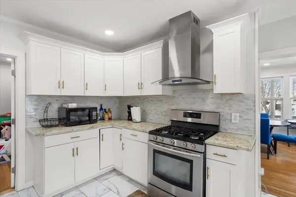 38 Klondike St, Providence, RI 02909