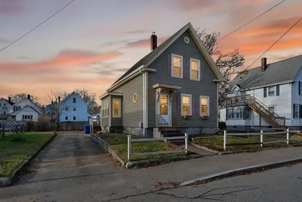 28 Cottage St, Taunton, MA 02780