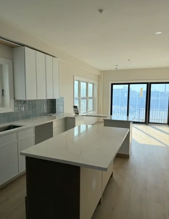 16 North End Blvd #7, Salisbury, MA 01952 - Image #1