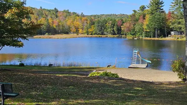 8 Deer Run Path, Heath, MA 01346