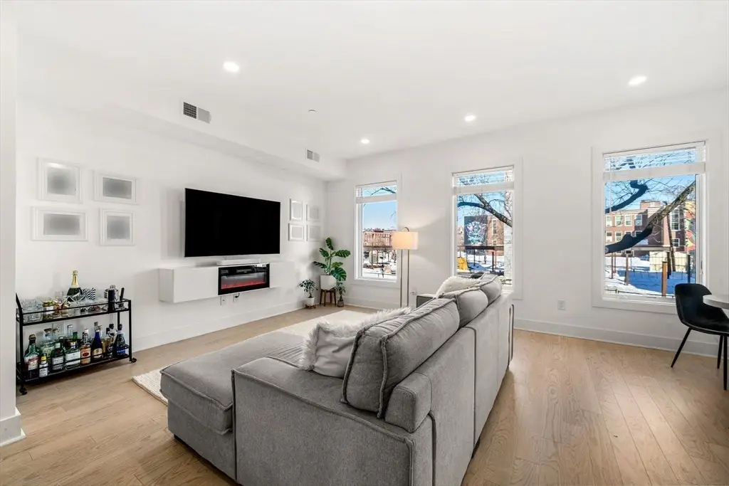 231 Maverick Street #3, Boston, MA 02128 - #1