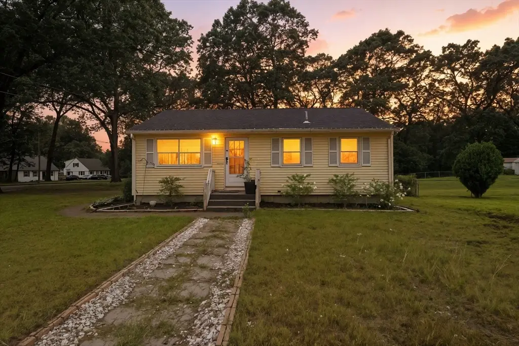 381 N Brook Rd, Springfield, MA 01119 - Image #1