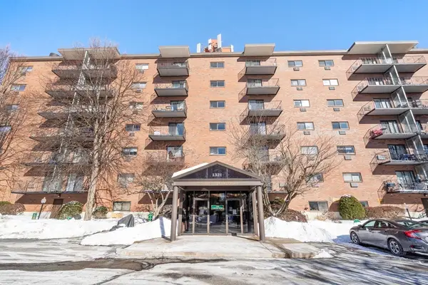 1321 Worcester Rd #610, Framingham, MA 01701