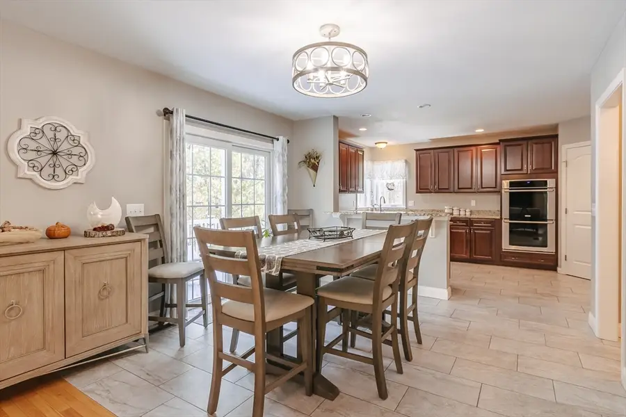 47 Surrey Ln, East Bridgewater, MA 02333 - #3