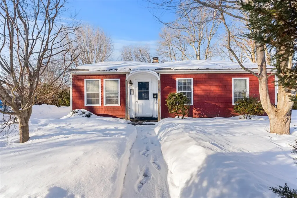 194 River Rd, Lowell, MA 01852 - Image #1