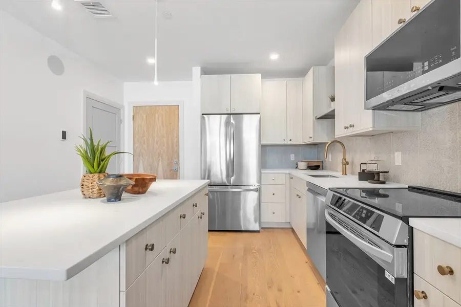 34 Oak Street #103, Boston, MA 02136 - Image #3