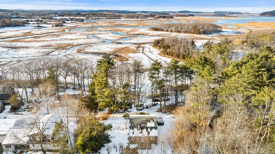 24 Lufkin St, Essex, MA 01929 - #2