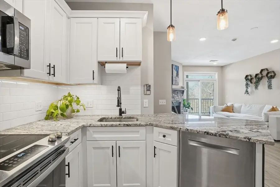 55 Bradford Commons Ln #55, Braintree, MA 02184 - #3