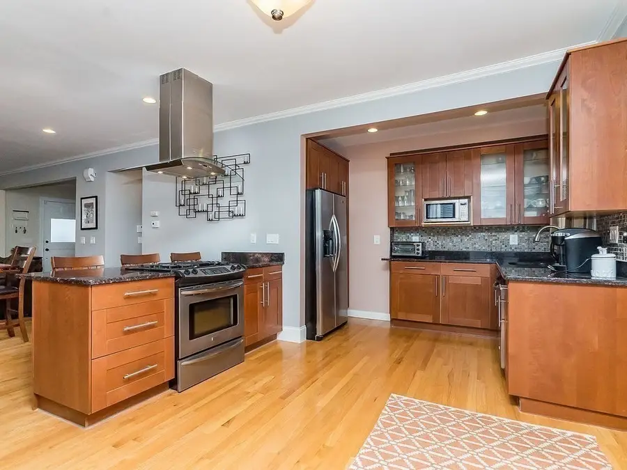 51 Eliot St #51, Watertown, MA 02472 - #3