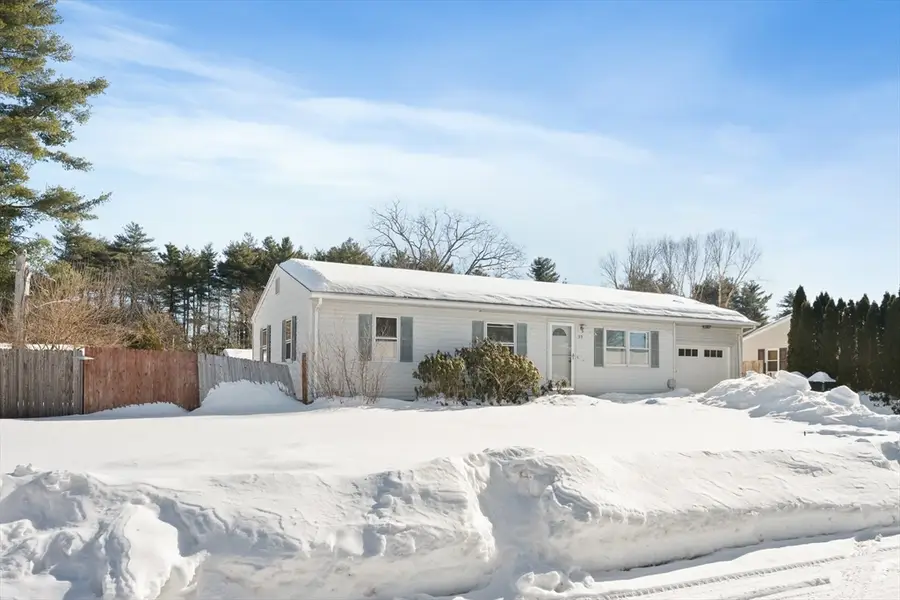 39 Thyme Ln, Springfield, MA 01129 - Image #2