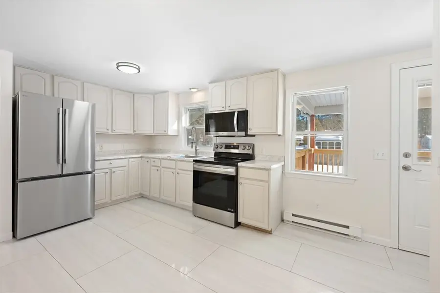 39 Thyme Ln, Springfield, MA 01129 - Image #3