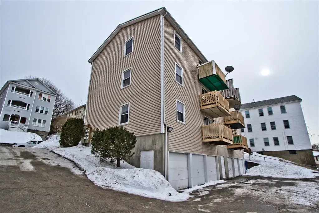 172 Perry Ave #2B, Worcester, MA 01610 - #1