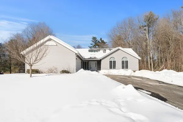41 Martins Pond Rd, Groton, MA 01450