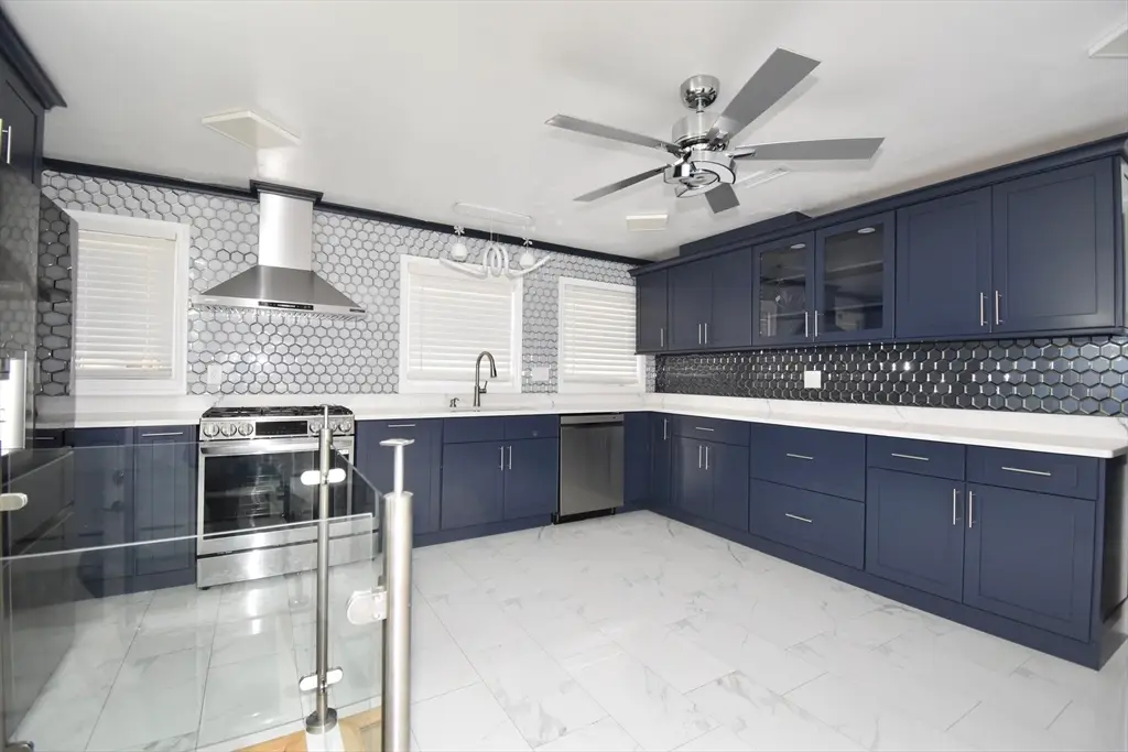 541 Grattan Street, Chicopee, MA 01020 - Image #1