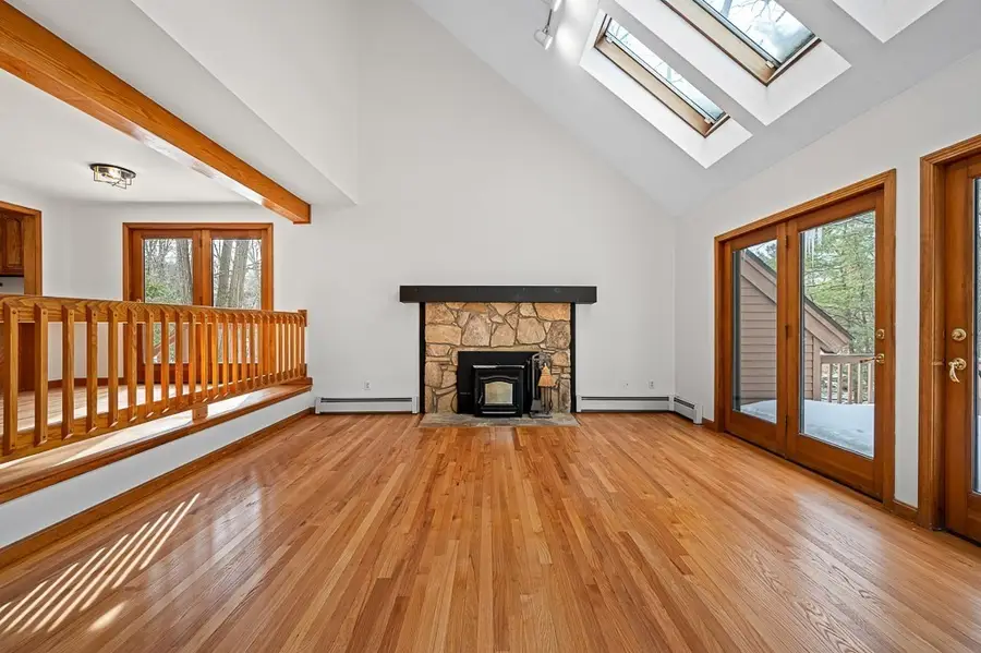 15 S Sullivan Rd, Charlton, MA 01507 - #3