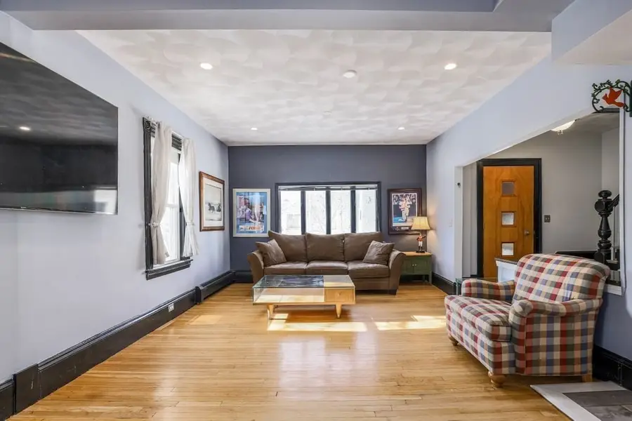 33 Montrose St, Everett, MA 02149 - #2