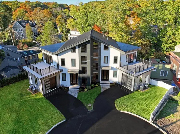 18 Josselyn Pl #18, Newton, MA 02461