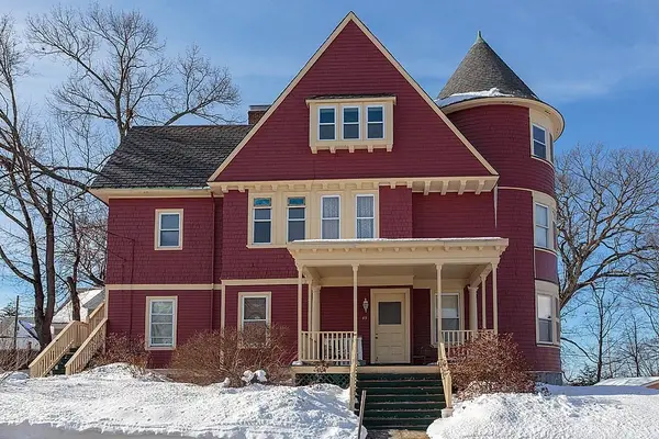 45 Harvard St #5 3rd fl, Lowell, MA 01851