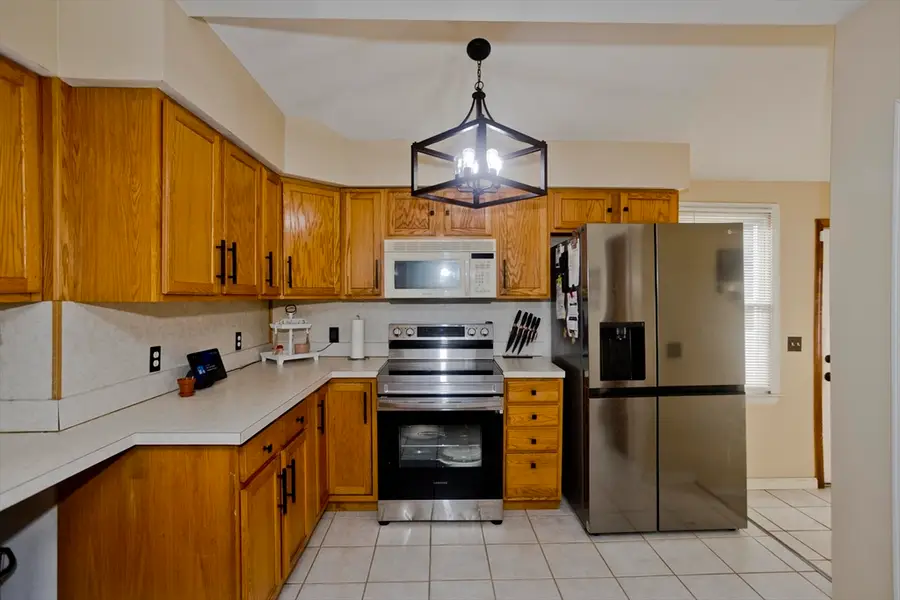 23 Jackson St, Chicopee, MA 01020 - Image #2