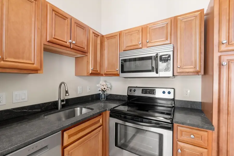 146 Court St #108, Brockton, MA 02302 - #2