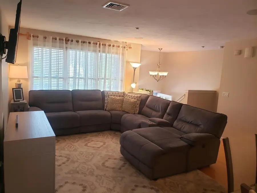 660 Thacher St #402, Attleboro, MA 02703 - #3