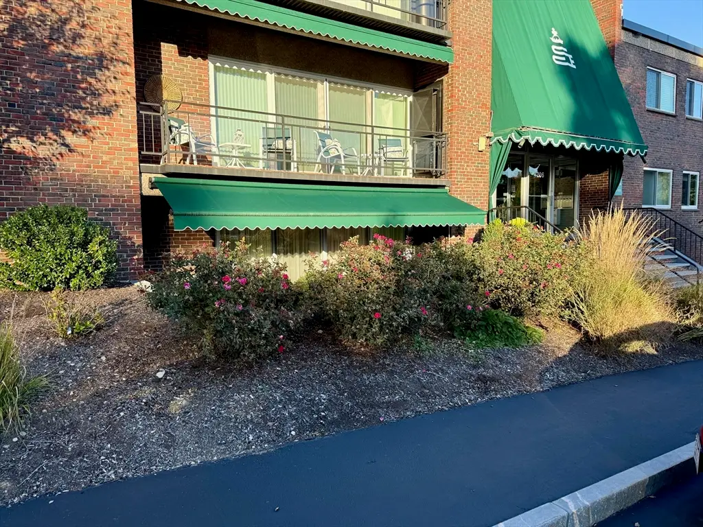 1206 Greendale Ave #201, Needham, MA 02492 - #1