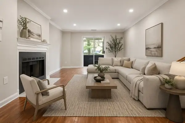 1216 Vfw Pkwy #40, Boston, MA 02132