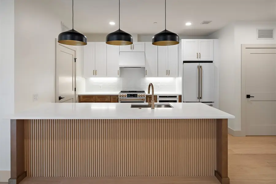 1025 Massachusetts Avenue #304, Arlington, MA 02476 - #2