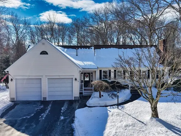 898 Tobey St, Acushnet, MA 02743
