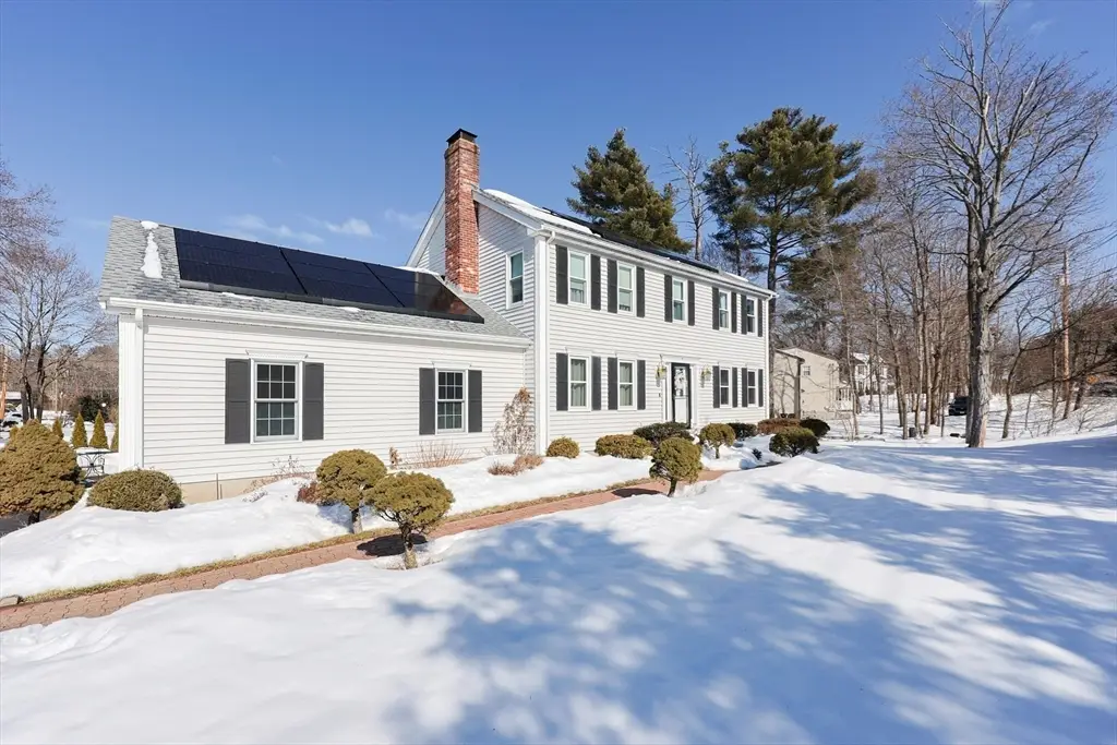11 Parnell St, Millis, MA 02054 - #1
