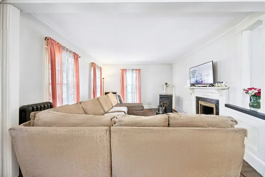 27 Clifton St, Fitchburg, MA 01420 - #3