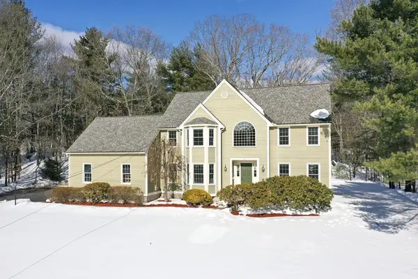 18 Bubbling Brook Rd, Franklin, MA 02038