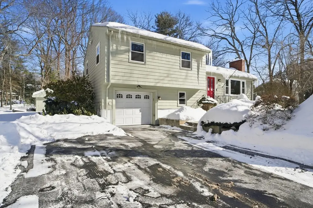 19 Lantern Ln, Chelmsford, MA 01824 - #1
