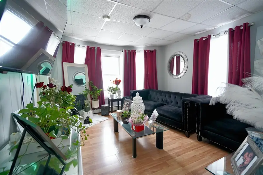 183 Farnham St, Lawrence, MA 01843 - #3