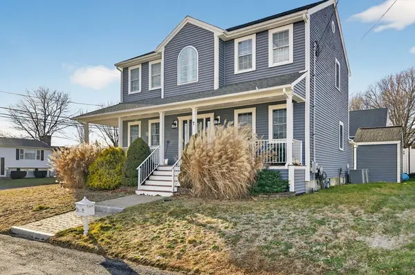 7 Bradley Ave, Somerset, MA 02725