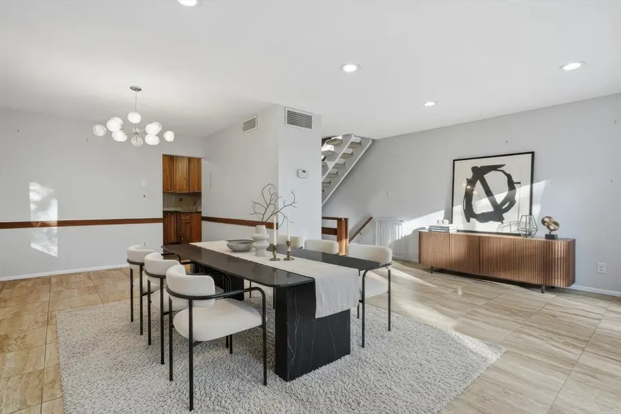 184 Rawson Rd, Brookline, MA 02445 - #2