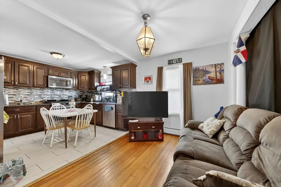 93 Lawton St, Fall River, MA 02721 - #3