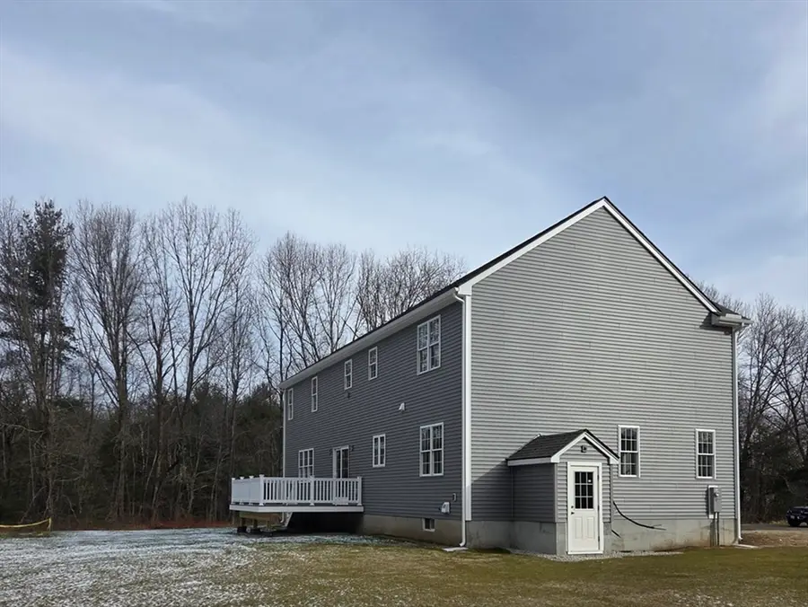 138 Elm St, Uxbridge, MA 01569 - #3