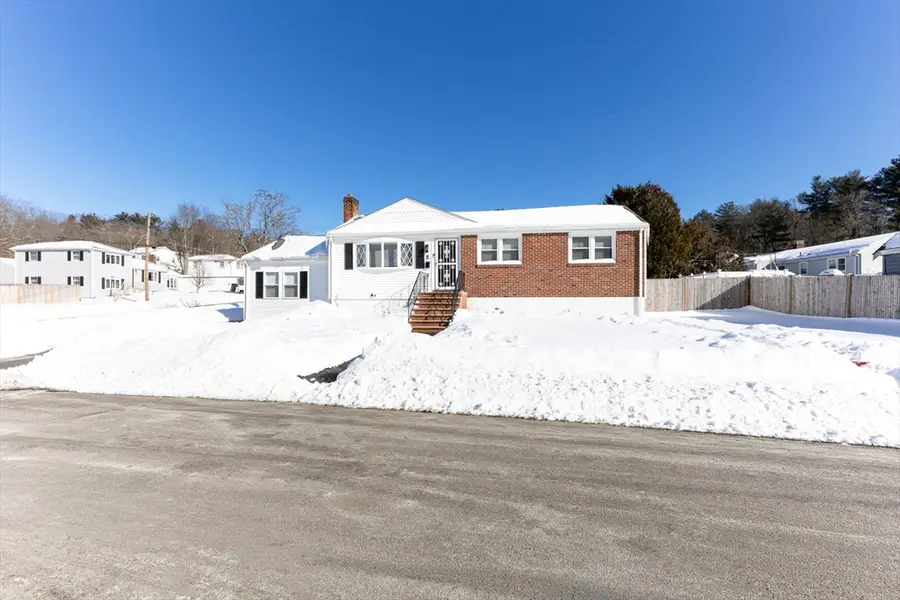 8 Dianthus Rd, Holbrook, MA 02343 - #3