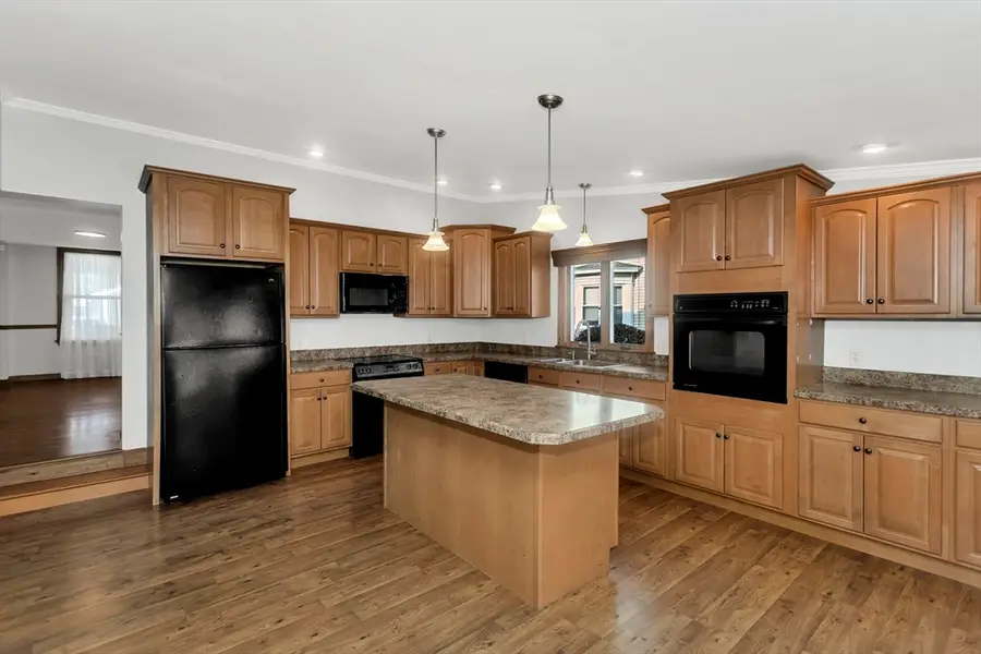 18 Noble St, Westfield, MA 01085 - #3