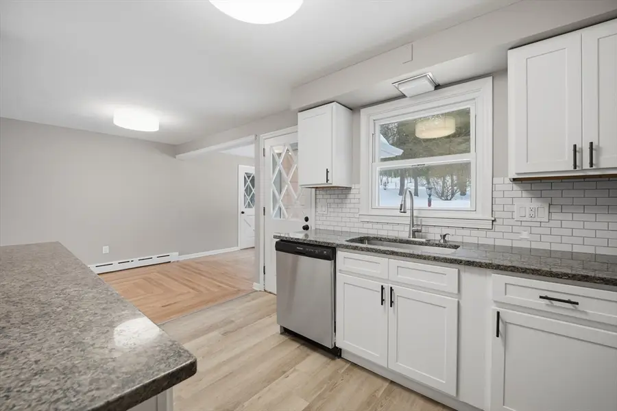 69 E Palmer Park Dr, Palmer, MA 01069 - #3